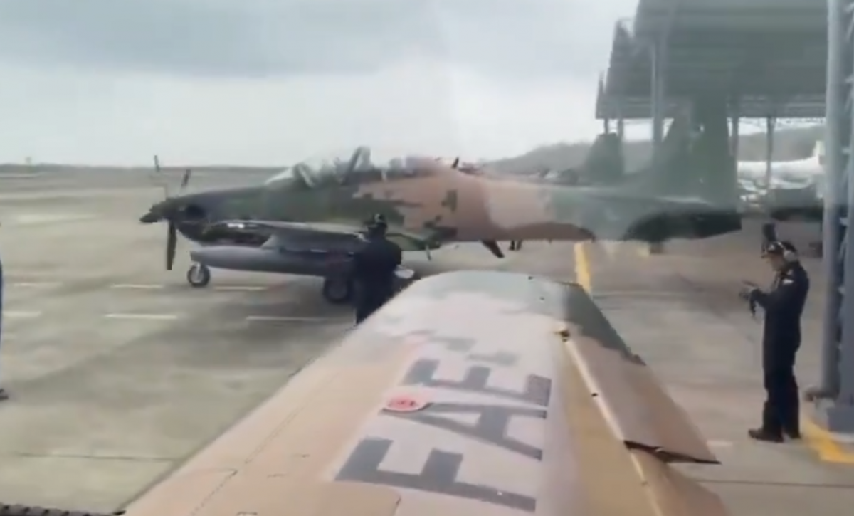 Patrullaje aéreo: Super Tucano de la Fuerza Aérea resguardan Guayas y Manabí