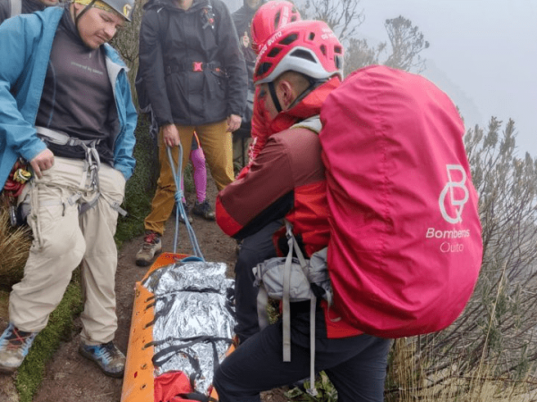 Se accidentó en el Rucu Pichincha y no podía bajar: así fue su dramático rescate