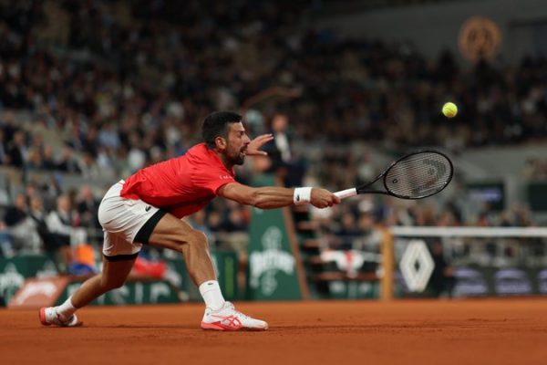 Sinner y Djokovic triunfan y se enfrentan en semifinales de Roland Garros 2025