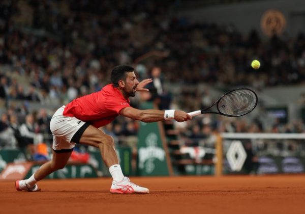 Sinner y Djokovic triunfan y se enfrentan en semifinales de Roland Garros 2025