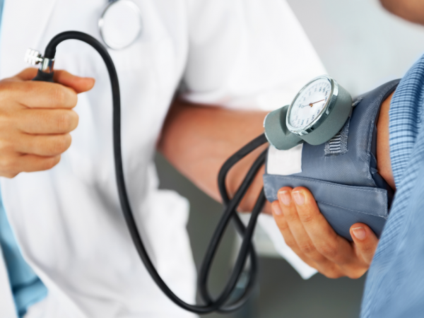Sistema de salud enfrenta creciente amenaza de enfermedades crónicas