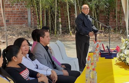 Solidaridad desde Texas, familias migrantes sostienen un colegio en Calceta