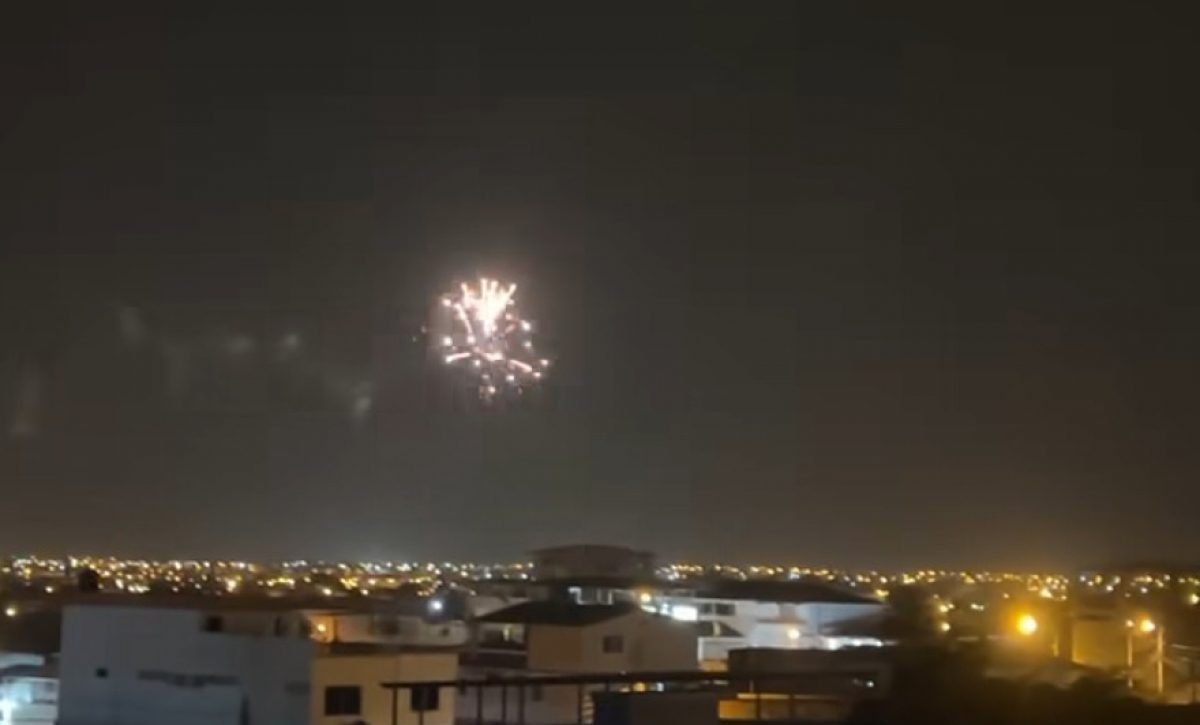 Sorpresa y temor por la detonación de fuegos artificiales en varios sectores de Manta tras la matanza de un líder GDO