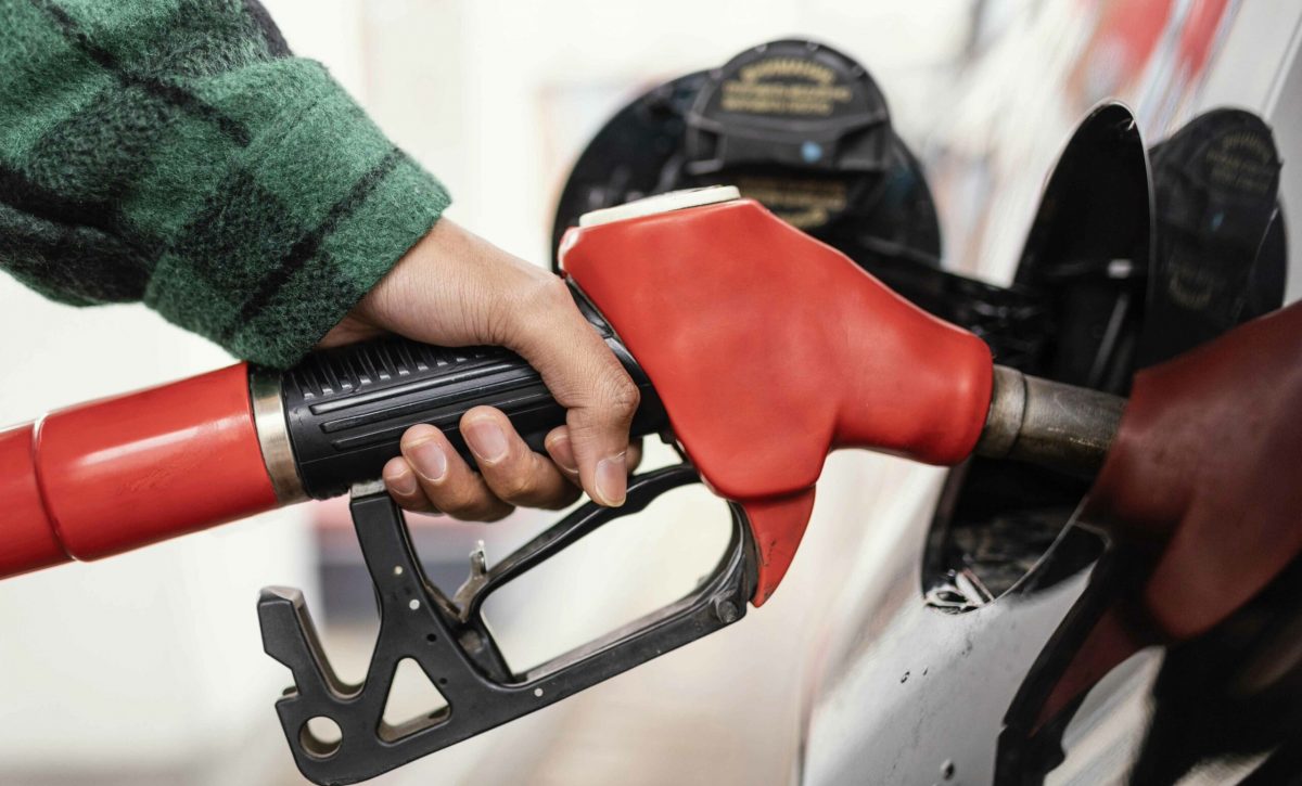 Subsidio a gasolina Extra en Ecuador podría eliminarse debido a la reducción del precio del petróleo