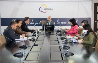 Suspenden a tres jueces por fallo que favoreció al expresidente del Consejo de la Judicatura, Wilman Terán