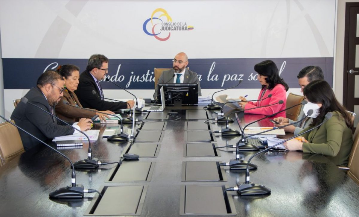 Suspenden a tres jueces por fallo que favoreció al expresidente del Consejo de la Judicatura, Wilman Terán
