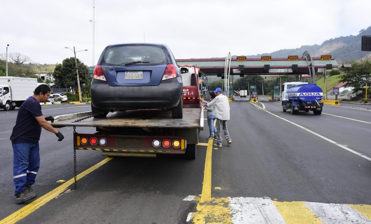 Suspensión del peaje en Cerro Guayabal Manabí Vial mantiene servicios de grúa y ambulancia en vía Portoviejo-Montecristi