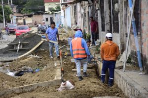 Obras en calle Tomás Larrea en Portoviejo alcanzan el 55% de avance tras reanudación