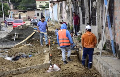Obras en calle Tomás Larrea en Portoviejo alcanzan el 55% de avance tras reanudación