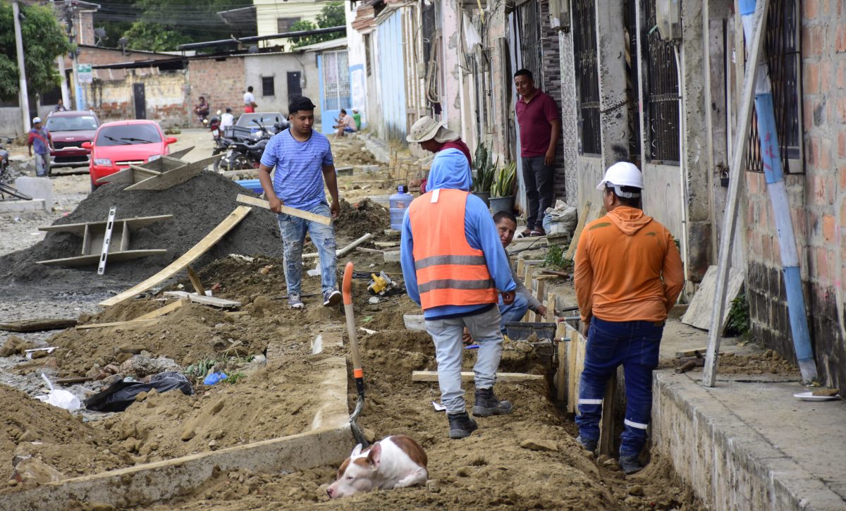 Obras en calle Tomás Larrea en Portoviejo alcanzan el 55% de avance tras reanudación