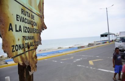 Algunas de las señaléticas que han sido ubicadas en la parroquia Crucita, se han deteriorado.