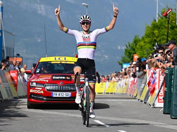 Tadej Pogacar gana en Combloux y recupera el maillot amarillo en el Dauphiné