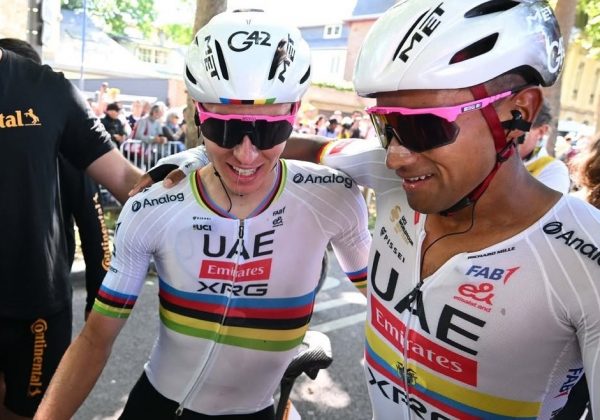 Tadej Pogacar logra su victoria 100 al ganar la etapa 4 del Tour de Francia con apoyo de Narváez