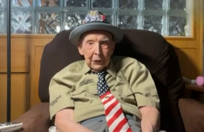 Tenía 102 años Murió Jake Larson, el veterano de guerra que se convirtió en estrella de TikTok