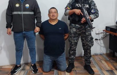 Tenía tres vehículos con reportes de robo operativo en Santo Domingo termina con detenido