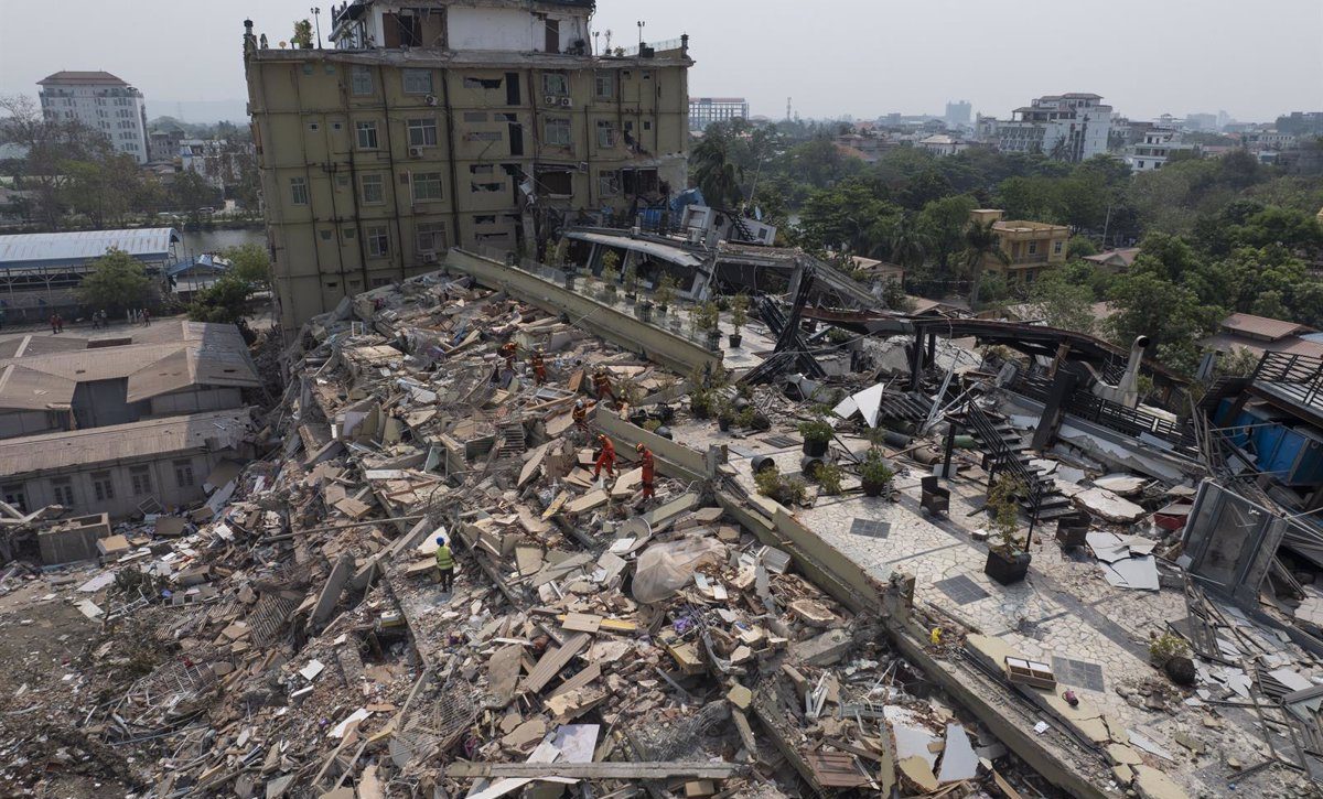 Terremoto en Birmania deja más de 3.300 muertos y 4.800 heridos