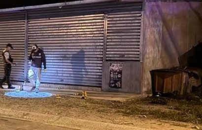 Terror en la madrugada: triple crimen en Santo Domingo deja tres muertos y una mujer herida