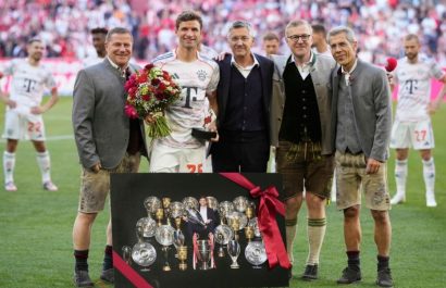 Bayern Múnich homenajea a Thomas Müller en su último partido en el Allianz Arena.