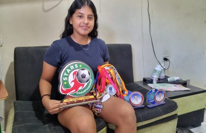 Tiffany Vélez, jugadora del Delfín Femenino.