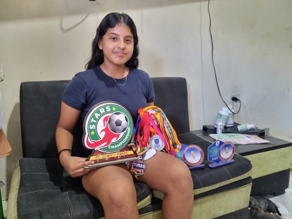 Tiffany Vélez, jugadora del Delfín Femenino.