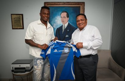 José “Tin” Angulo, junto al presidente de Emelec Jorge Guzmán.