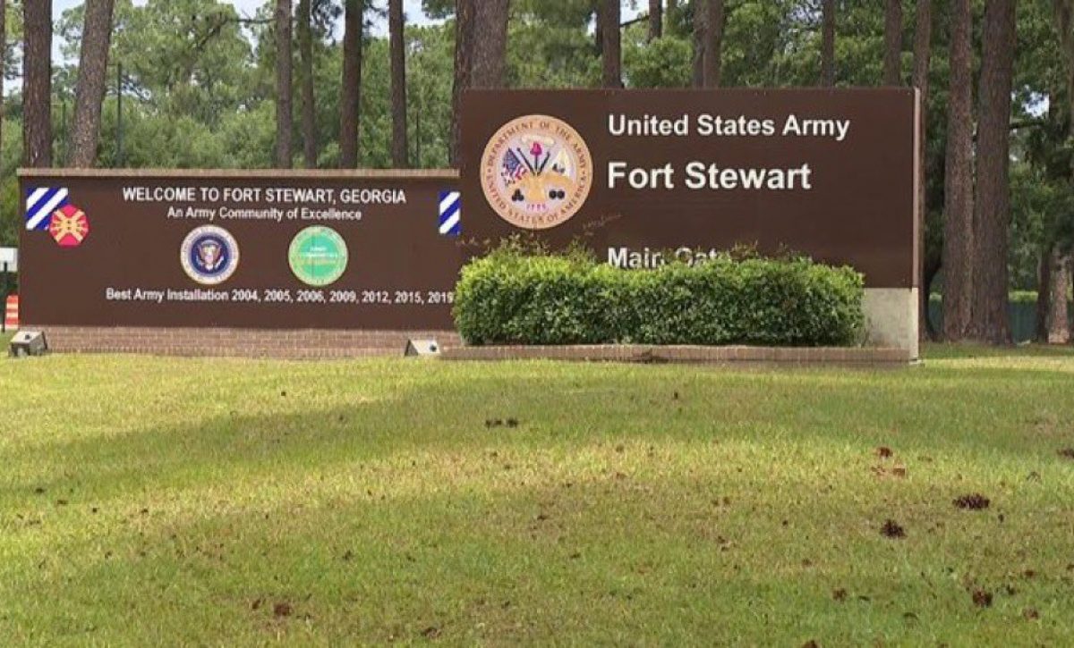 Tiroteo en una base militar de Estados Unidos deja cinco soldados heridos y un sargento detenido