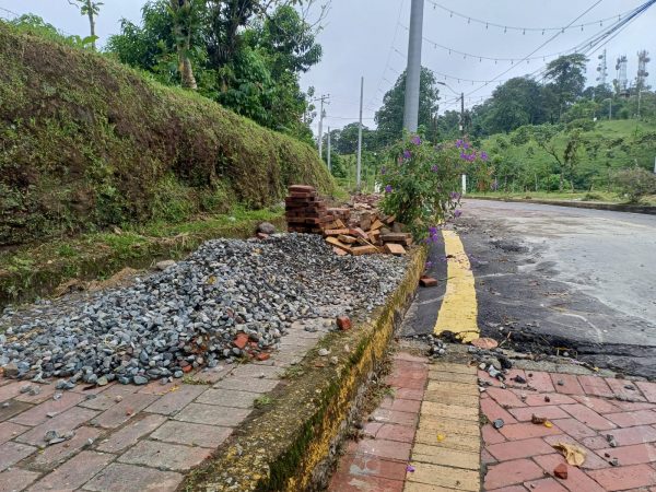 Tormentas complican acceso al Cerro Bombolí antes del Viacrucis 2025