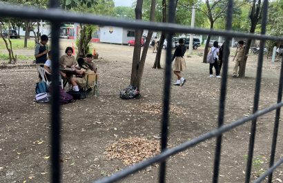 En los planteles educativos de Portoviejo, los estudiantes ya no usan mascarilla.