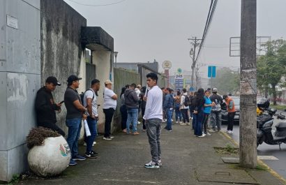 Trabajadores de KAERI exigen pago de sueldos tras incautación de haciendas en Santo Domingo y Quinindé