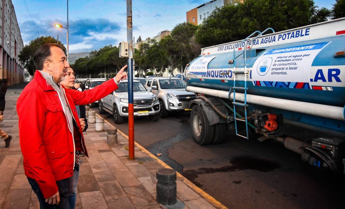 Trabajan para restablecer el sistema de agua en Quito, se espera que se solucione pronto