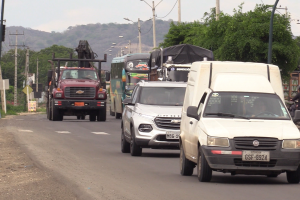 Tráfico vehicular intenso afecta la movilidad urbana este jueves 22 en Portoviejo