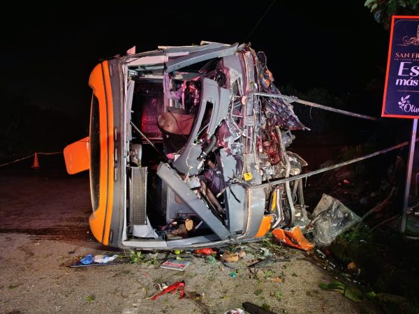Trágico accidente en la vía Quinindé-Esmeraldas cobró la vida de ocho personas