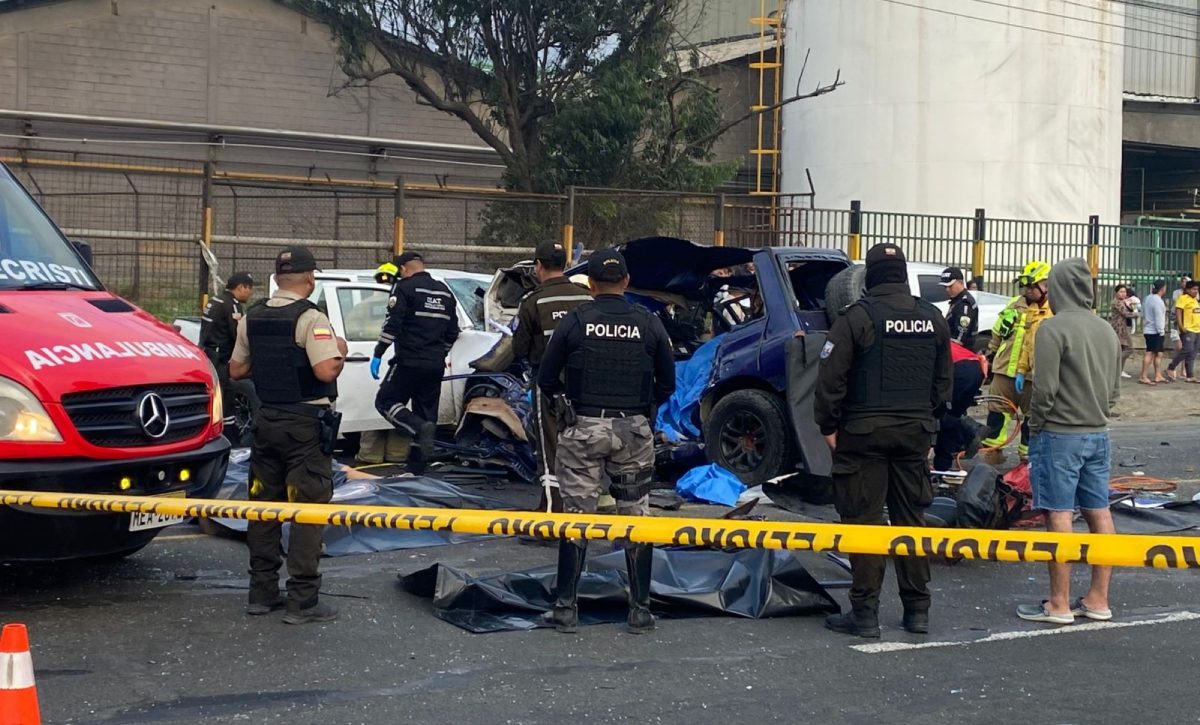 Trágico accidente en vía Manta-Montecristi deja nueve fallecidos, incluidos menores