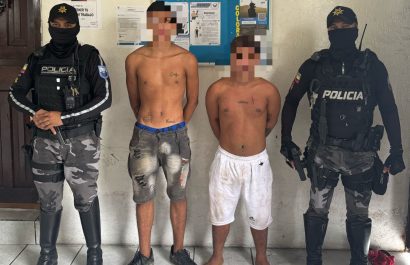 Tras persecución, la Policía captura a dos adolescentes armados en Santo Domingo de los Tsáchilas