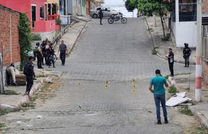 Tres hombres gravemente heridos dejó un ataque armado en la calle 309 y avenida 205, en el barrio San Pedro, de Manta.