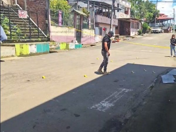 Tres personas resultaron heridas tras un violento ataque armado perpetrado en el cantón Santa Ana, provincia de Manabí.