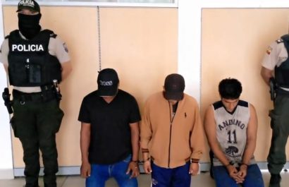 Tres turistas de La Maná son hallados muertos en Pedernales tras el robo de su vehículo; hay detenidos por el caso