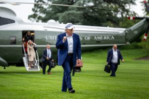 Tribunal de apelaciones restablece temporalmente los aranceles impuestos por Donald Trump