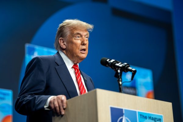 Trump impone multas de hasta $1,000 diarios a inmigrantes por desobedecer órdenes de deportación