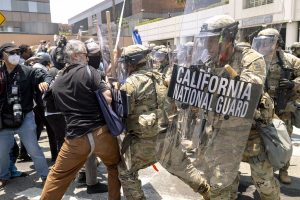 Trump responde a protestas contra el ICE y dice que “liberará Los Ángeles” con la Guardia Nacional