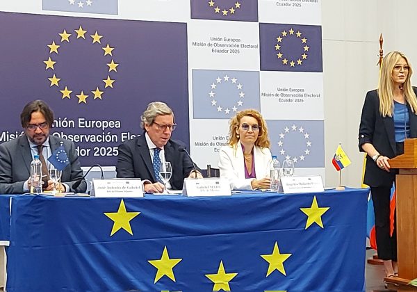 UE ratifica transparencia en elecciones de Ecuador y descarta fraude con 'tinta transferible'
