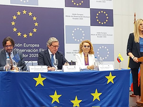 UE ratifica transparencia en elecciones de Ecuador y descarta fraude con 'tinta transferible'