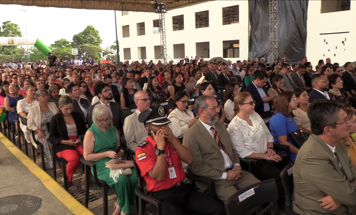 UTM conmemora su 71 aniversario con sesión solemne y reconocimientos