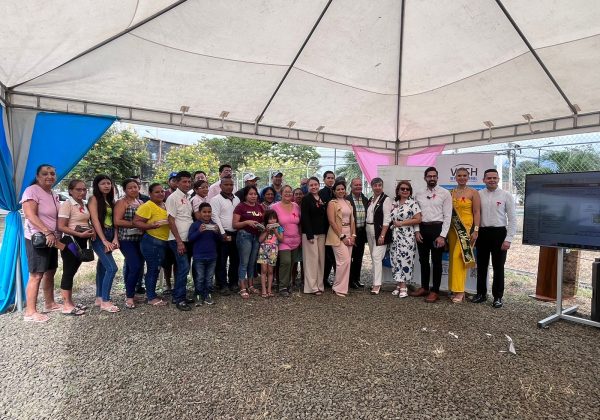 UTM entrega lentes gratuitos a grupo vulnerable y amplía su proyecto social