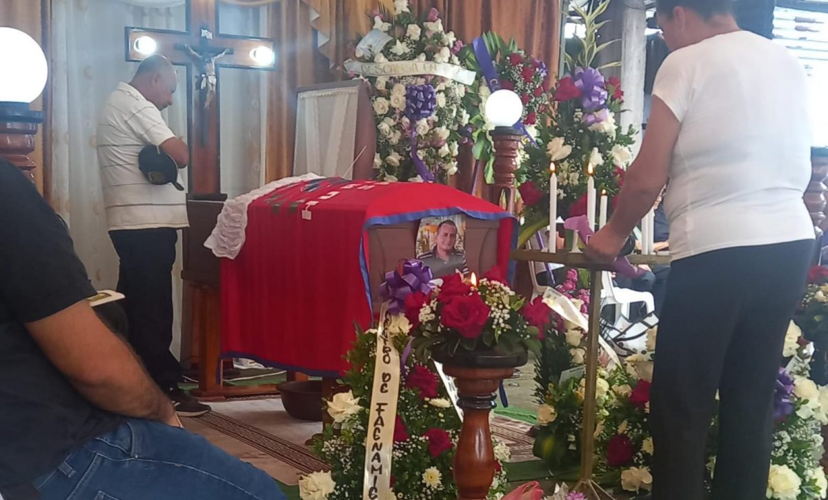 Último adiós a ‘Miguelito’ despiden con dolor al conductor fallecido en un accidente en Santo Domingo de los Tsáchilas