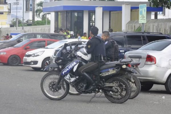 Un artefacto explosivo fue detonado frente a la vivienda de Gustavo Samaniego, alcalde del cantón San Lorenzo, en la provincia de Esmeraldas,