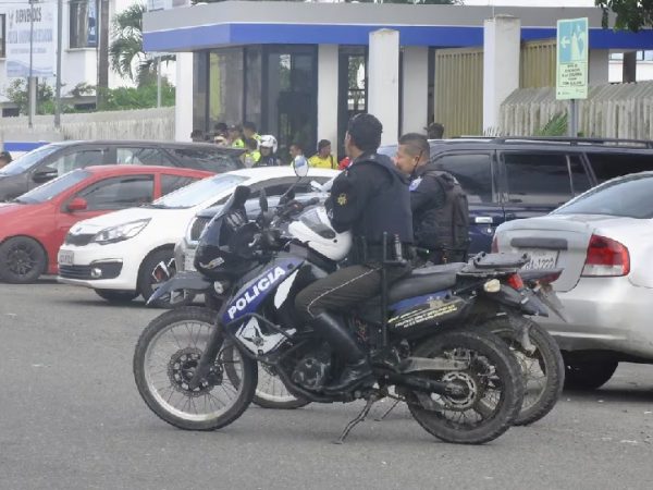 Un artefacto explosivo fue detonado frente a la vivienda de Gustavo Samaniego, alcalde del cantón San Lorenzo, en la provincia de Esmeraldas,