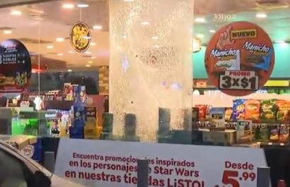 Un ataque armado perpetrado por dos sicarios en moto dejó a tres personas heridas en una gasolinera, en Guayaquil.