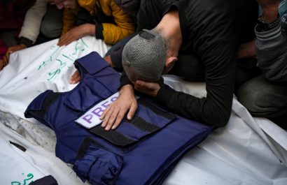 La Unión Europea y Naciones Unidas instaron a proteger a civiles y trabajadores de prensa en zonas de conflicto.