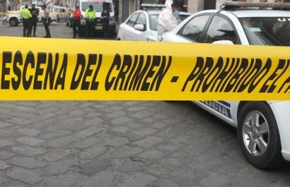 Un docente de 30 años, identificado como Miguel Ángel C., resultó gravemente herido tras ser atacado con un arma cortopunzante.